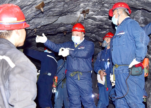 2022-09-25王戈深入龙湖矿开拓二区7729掘进工作面检查安全生产工作
