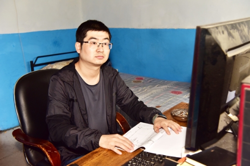 谷国锋&nbsp;&nbsp;  新立煤矿211采煤队技术副队长5