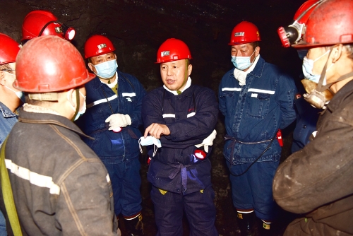 2021-03-22张长山深入胜利矿二采一井7521掘进工作面检查安全生产工作