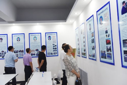 8.9创新工作室4 8.9创新工作室4