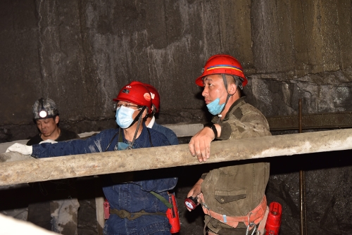 2021-08-09刘金奇深入新铁矿7673掘进工作面检查安全生产工作