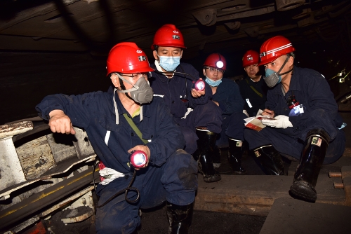 2021-08-25刘金奇深入新建矿综采工作面检查安全生产工作 2021-08-25刘金奇深入新建矿综采工作面检查安全生产工作