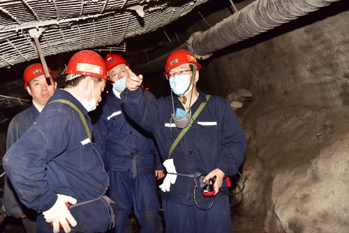 2021-09-04刘金奇深入新兴矿西六采区智能化综采安装面检查进展情况