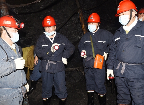 10.4梁德、张长山深入新立矿综采面