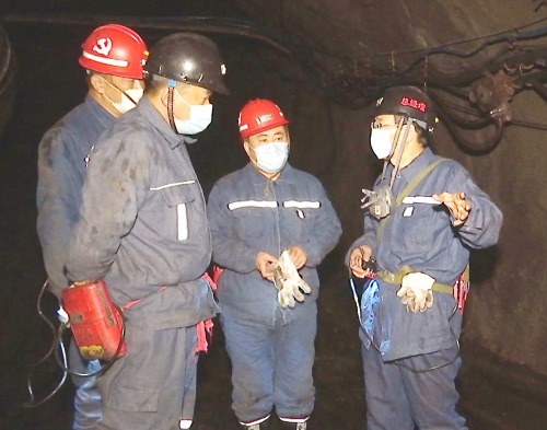 2021-10-04刘金奇深入向阳矿六井三采区调研矿井技改工程进展情况