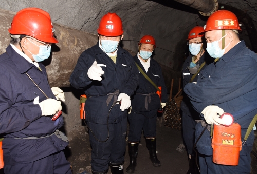 10.5龙煤总经理王佳喜、梁德、张长山、刘金奇等领导深入新兴矿检查