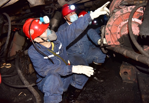 2021-10-09刘金奇深入新铁矿二采区602综采工作面检查安全生产工作