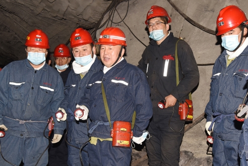 10.17董事长建设矿综采