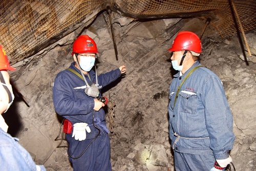 2021-10-21刘金奇率队对建设矿开展风险研判和技术刨析工作并到7301掘进工作面检查1