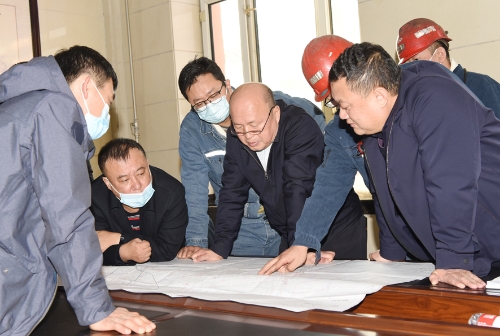 11.2董事长在新建矿现场办工