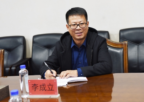 驻村座谈2