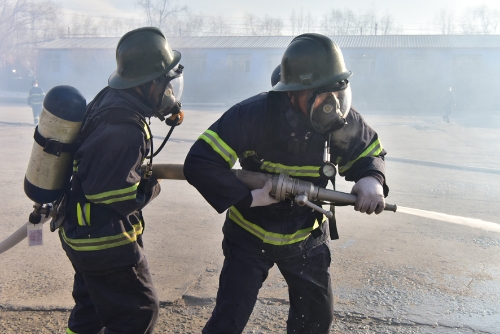 2021-11-19龙煤七台河公司消防灭火应急疏散演练暨消防知识培训 (14)