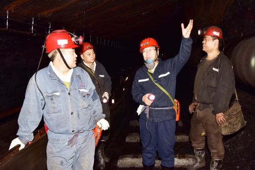 2021-11-22刘金奇深入新立矿7203掘进工作面检查安全生产工作