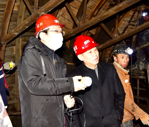 2021-11-23刘金奇深入福泰来一井检查矿技改工程进展情况2