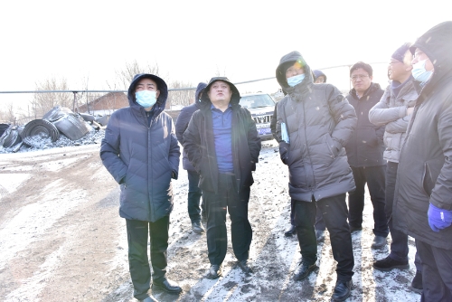 2021-12-29王戈、张彪贤率队深入新兴矿、胜利矿现场办公解决取暖和环保问题2 2021-12-29王戈、张彪贤率队深入新兴矿、胜利矿现场办公解决取暖和环保问题2