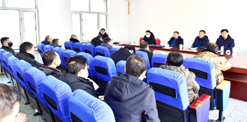 2021-12-29王戈、张彪贤率队深入新兴矿、胜利矿现场办公解决取暖和环保问题3 2021-12-29王戈、张彪贤率队深入新兴矿、胜利矿现场办公解决取暖和环保问题3