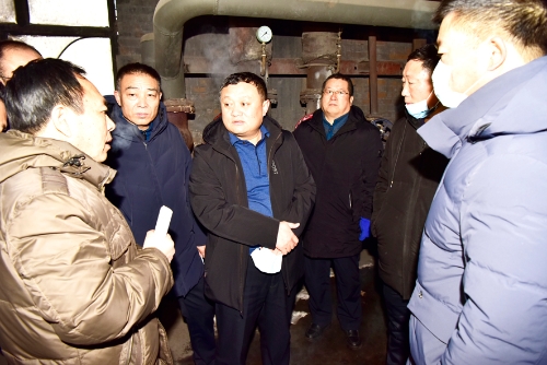 2021-12-29王戈、张彪贤率队深入新兴矿、胜利矿现场办公解决取暖和环保问题5 2021-12-29王戈、张彪贤率队深入新兴矿、胜利矿现场办公解决取暖和环保问题5