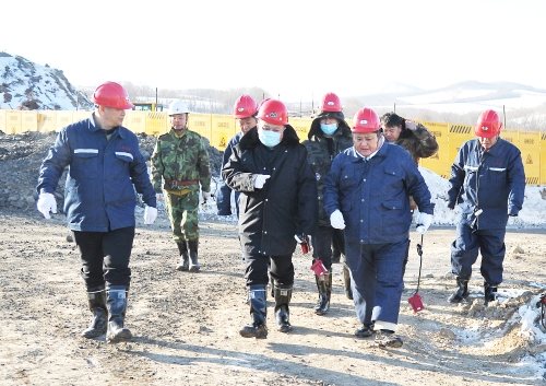 2021-12-31王戈深入七峰矿一井检查矿井建设进展情况3