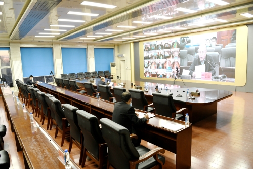 2022-01-05公司董事长、党委书记张长山与新任职的领导干部进行廉政谈话2 2022-01-05公司董事长、党委书记张长山与新任职的领导干部进行廉政谈话2