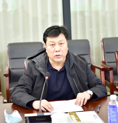 2022-01-14七矿公司智能化工作推进会，张长山、周旭明率队到新兴矿西六采区102智能化综采工作面参观学习、周旭明为新兴矿安全生产指挥中心揭牌9