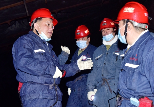 2022-01-18王戈深入新立矿201综采安装工作面检查安全生产工作
