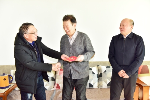 2022-01-23春节前夕，梁德代表龙煤集团慰问七煤公司离退休老干部、困难职工和劳模工匠3