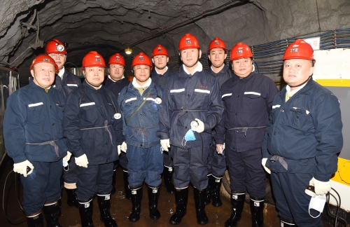 2.19董事长陪同公安局新兴矿11 2.19董事长陪同公安局新兴矿11