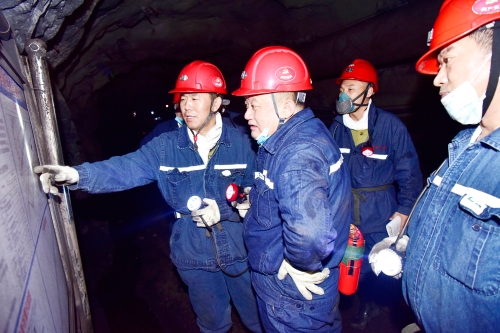 2022-02-25王戈深入新铁矿602综采工作面检查达标验收2