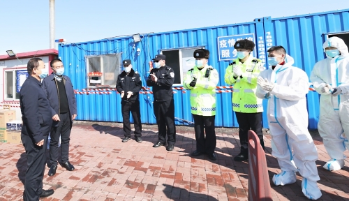 2022-03-28李建国、张标贤代表公司党委、公司慰问大个领、长兴入城防疫卡口4(1)