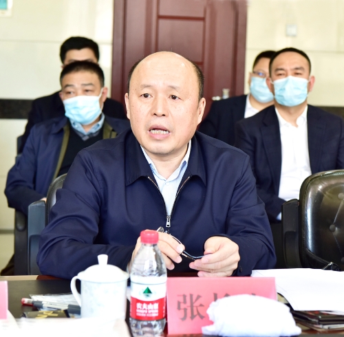 七台河市市长李兵到包保企业七矿公司新建矿调研并深入新建矿032采煤工作面了解薄煤层开采工艺6