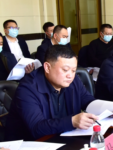 2022-03-30七台河市市长李兵到包保企业七矿公司新建矿调研并深入新建矿032采煤工作面了解薄煤层开采工艺1 (8)