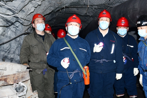 2022-04-02张长山率队深入胜利矿一采一井7512掘进工作面检查矿井技改工程进展情况