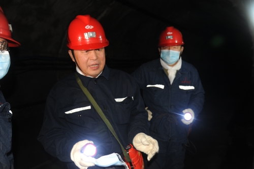 张长山 新立 国伟