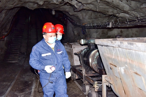 2022-05-18七矿公司安全大检查、安全生产标准化验收建设矿通报会、王戈深入建设矿一采一井检查技改矿井工程进展情况2