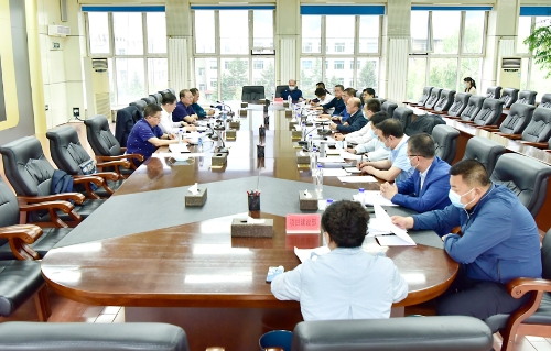 2022-05-24张长山陪同龙煤领导李月宏到实业发展中心、新兴瓦斯发电调研新能源项目,龙煤集团开展投资项目推进工作及转型发展工作调研会1 (2) 2022-05-24张长山陪同龙煤领导李月宏到实业发展中心、新兴瓦斯发电调研新能源项目,龙煤集团开展投资项目推进工作及转型发展工作调研会1 (2)