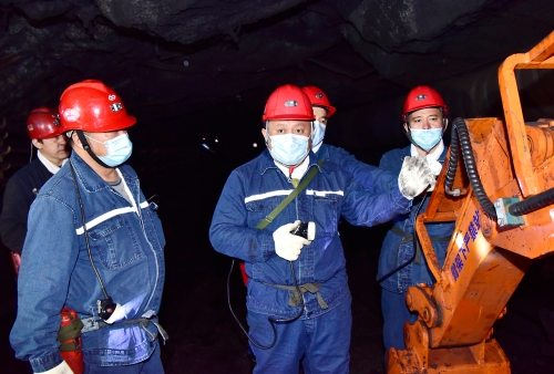 2022-06-04王戈深入新铁矿二采区7621掘进工作面检查安全生产工作