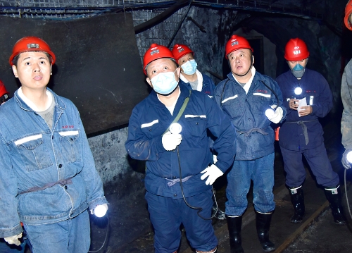 2022-07-25王戈深入新兴矿西六采区103采煤工作面检查安全生产工作1