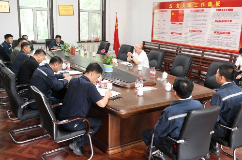 2022.07.31公司董事长张长山深入福泰来一井检查3-1