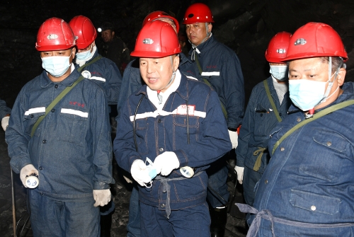 2022.09.11公司董事长张长山深入七峰矿7802掘进工作面