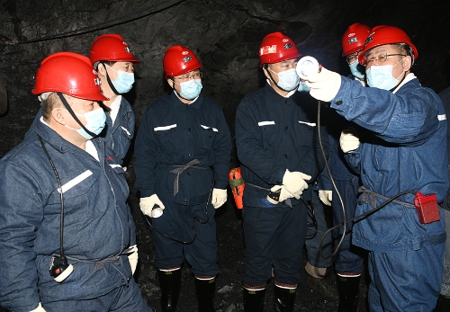 2023.01.20龙煤集团总工程师于会军、总经理鞠超等领导深入新兴矿7158掘进工作面
