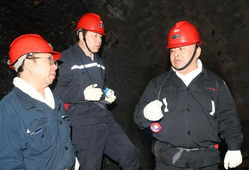 2023.08.29公司总经理鞠超深入胜利矿六井7563掘进工作面