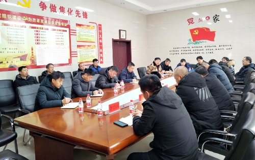 公司领导带领公司地面安全检查组深入煤矿进行安全检查 公司领导带领公司地面安全检查组深入煤矿进行安全检查