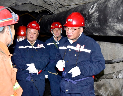 2023-12-10龙煤副总经理梁德率队深入七台河公司福泰莱一井1012掘进工作面检查安全生产工作