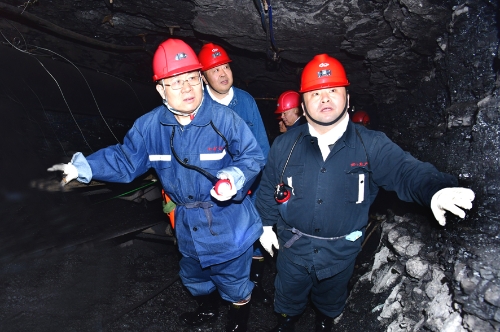 2023-12-09国家矿山安全监察局黑龙江局深入龙煤七台河公司胜利矿一井7511掘进工作面检查矿井技改工程进展情况5 2023-12-09国家矿山安全监察局黑龙江局深入龙煤七台河公司胜利矿一井7511掘进工作面检查矿井技改工程进展情况5