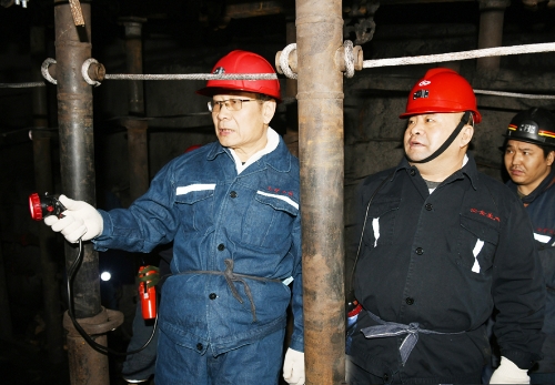 2023.12.14省煤管局建设项目安生设施竣工验收“因头看”复查组对胜利矿进行验收