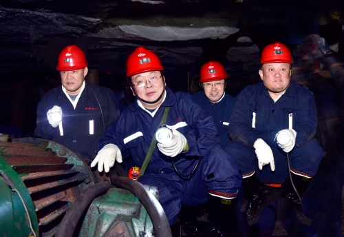 2025-03-09黑龙江省应急管理厅党委委员、副厅长，省煤炭生产安全管理局局长、党组书记刘玉泉民、龙煤集团党委副书记、副董事长、总经理王戈深入龙煤七台河公司胜利煤矿管理处六井561采煤工作面检查安全生产工作